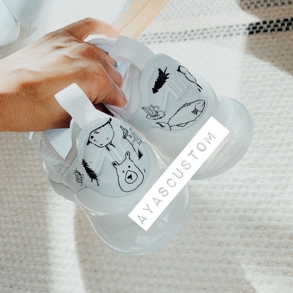 Nike Shoes - Nike air max 270 X bear